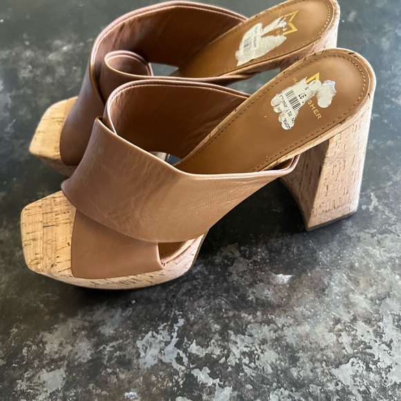 Marc Fisher Farlow Sandal - Picture 1 of 8